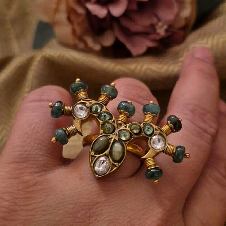 MaYuRa Kundan Contemporary Ring